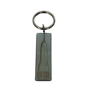 New York New York Las Vegas Hotel Casino Metal Collectible Keychain Empire Bldg